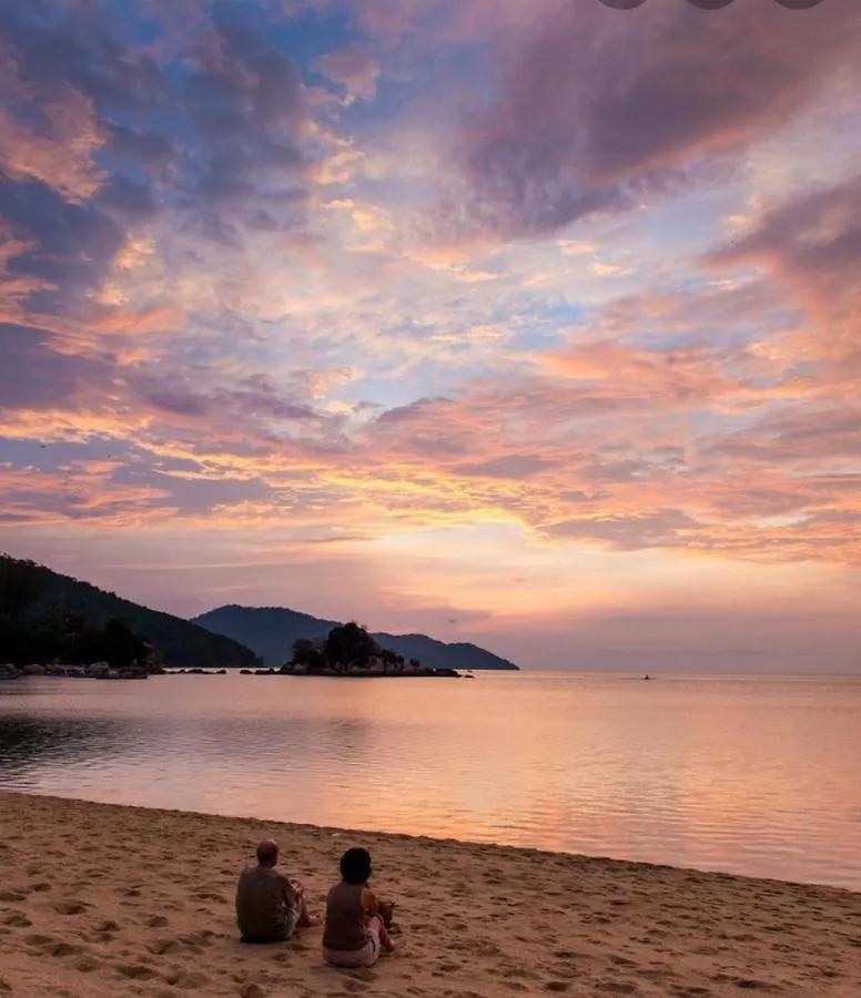 Batu Ferringhi Luxury Seaview Suite - 3Br